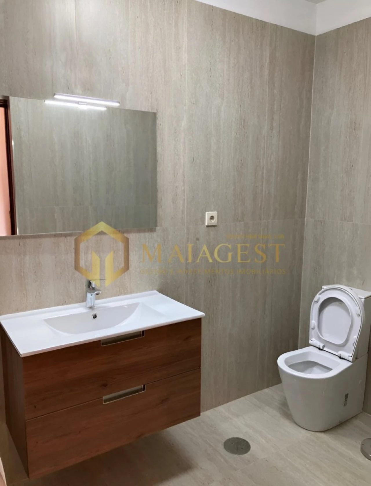 Apartamento T2 para Arrendamento em Bonfim Foto 10