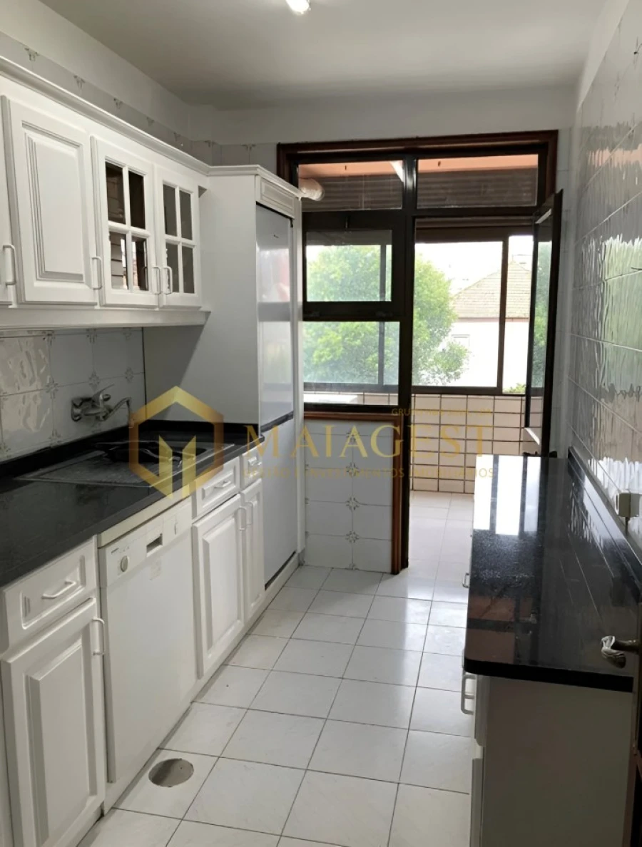Apartamento T2 para Arrendamento em Bonfim Foto 3