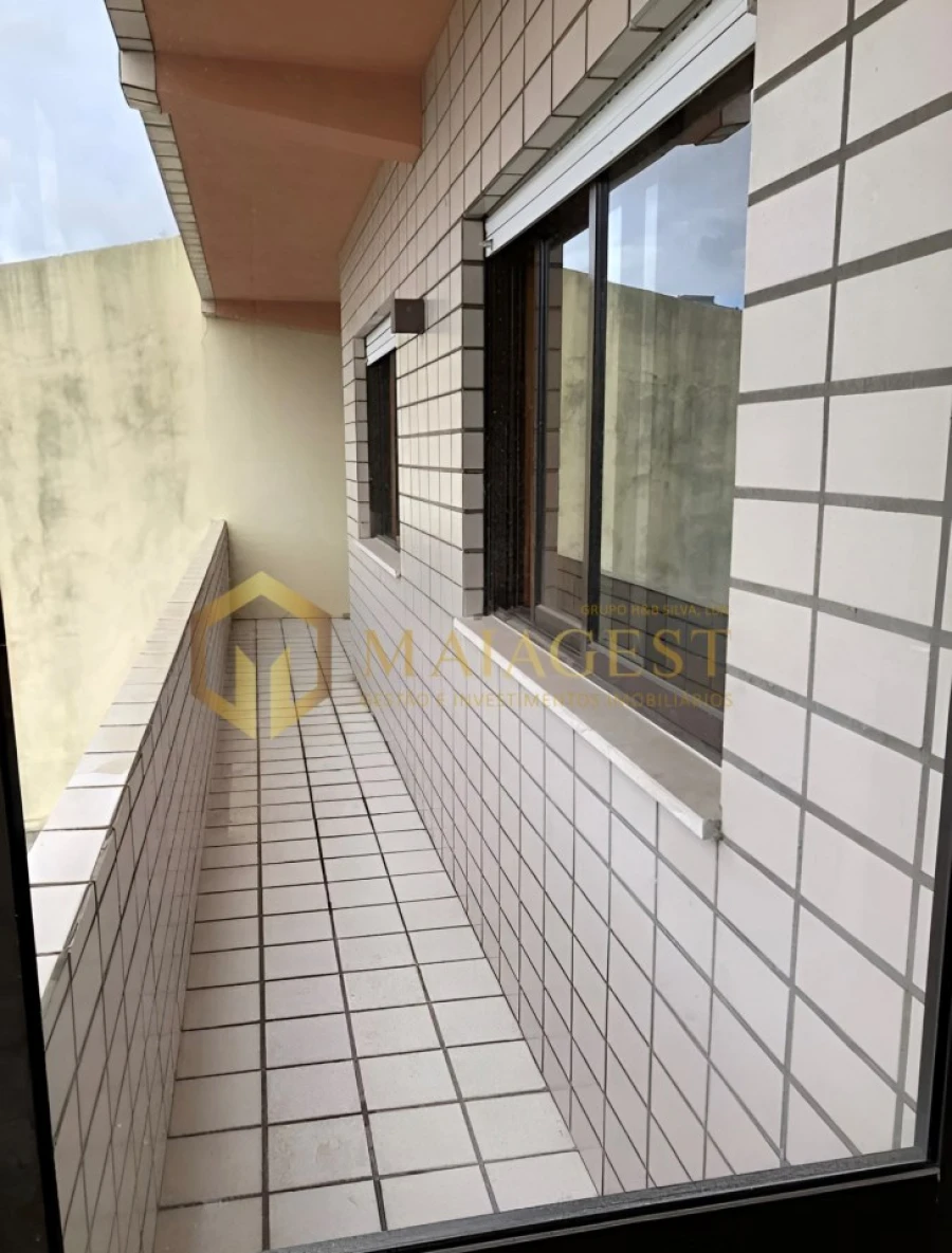 Apartamento T2 para Arrendamento em Bonfim Foto 8