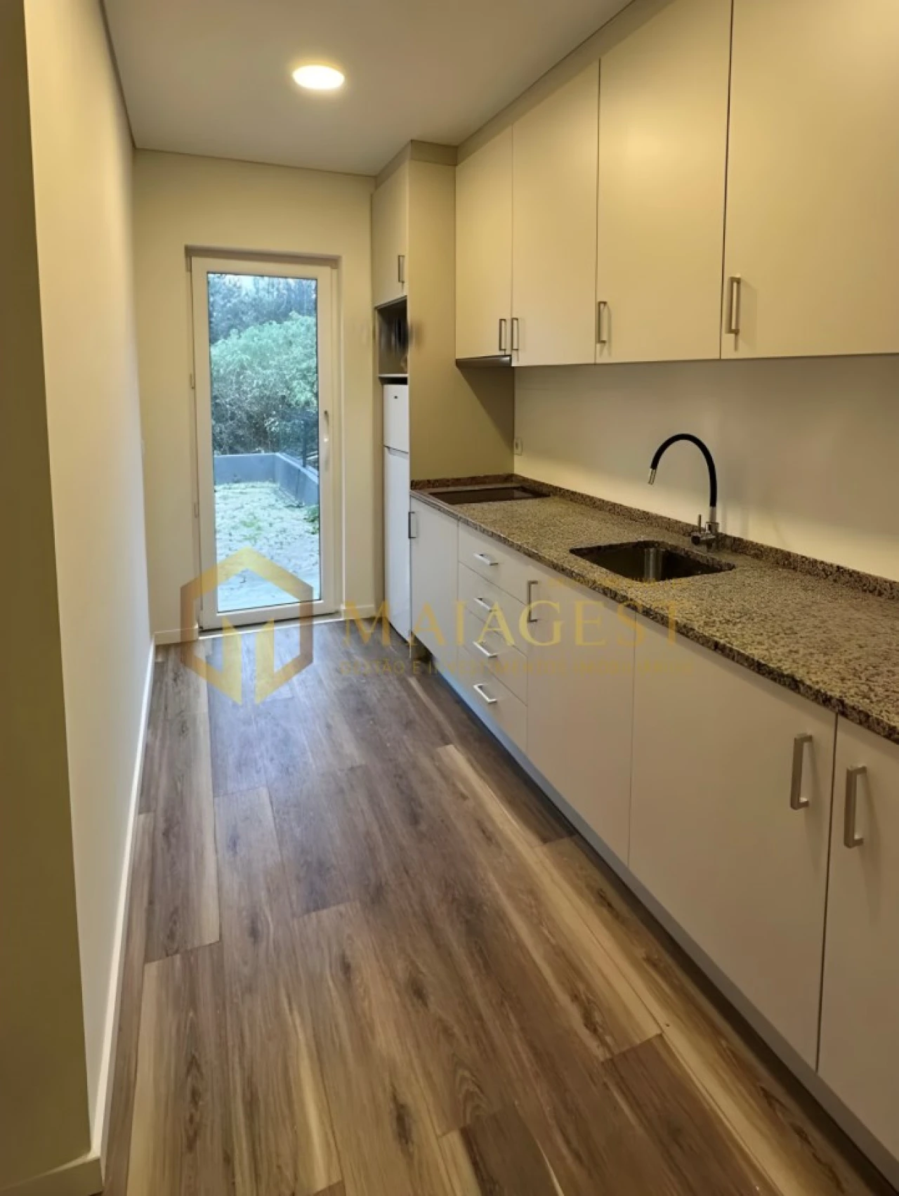 Apartamento T1 para Arrendamento em Bonfim Foto 1