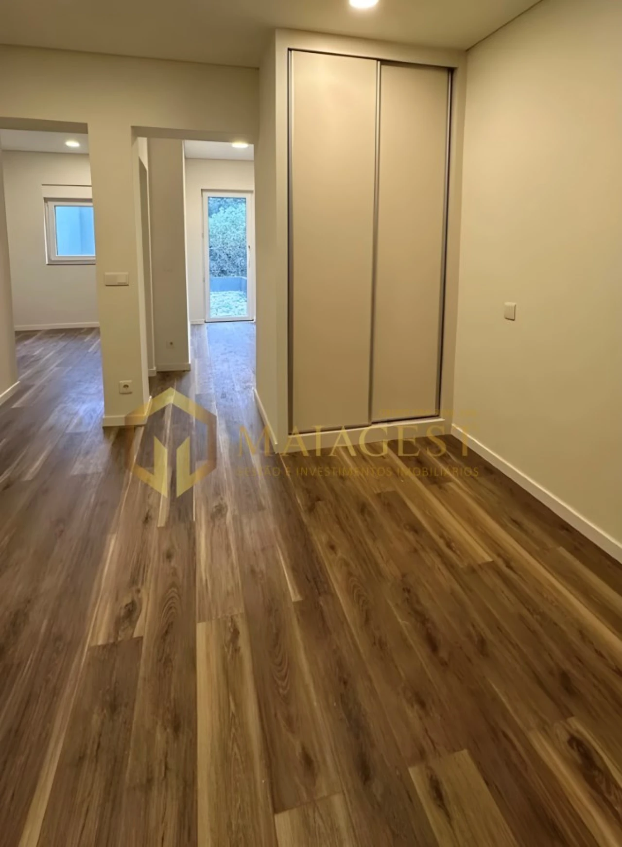 Apartamento T1 para Arrendamento em Bonfim Foto 4