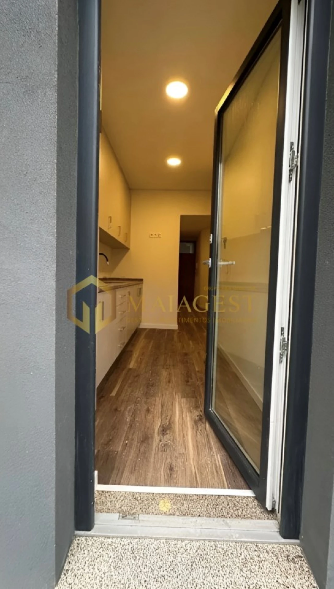 Apartamento T1 para Arrendamento em Bonfim Foto 13