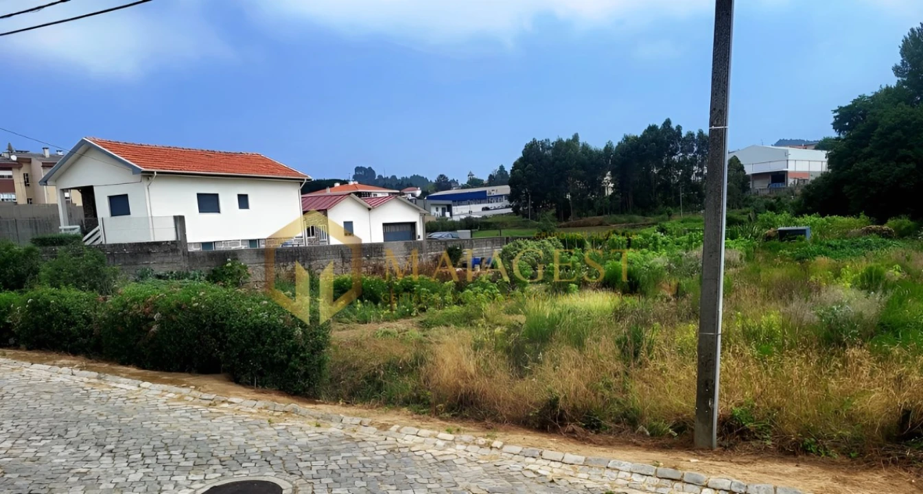 Terreno para Venda em Serzedo e Perosinho Foto 1