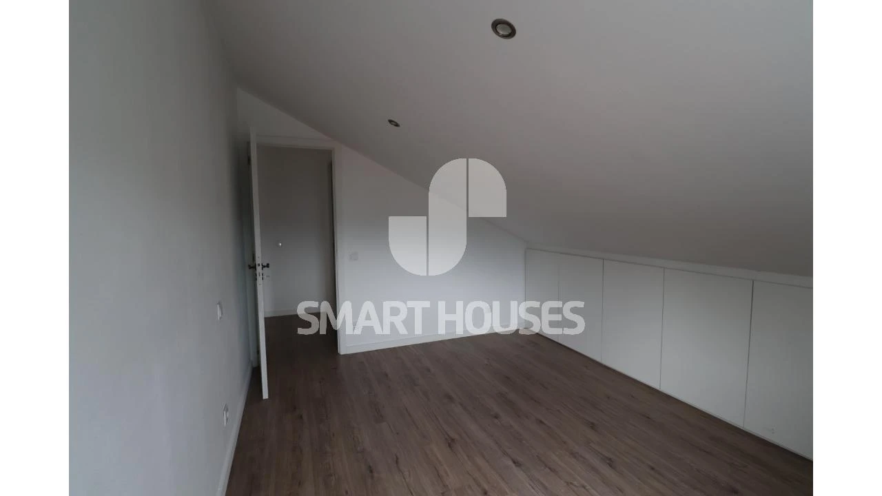 Moradia T4 para Arrendamento em Arganil Foto 24