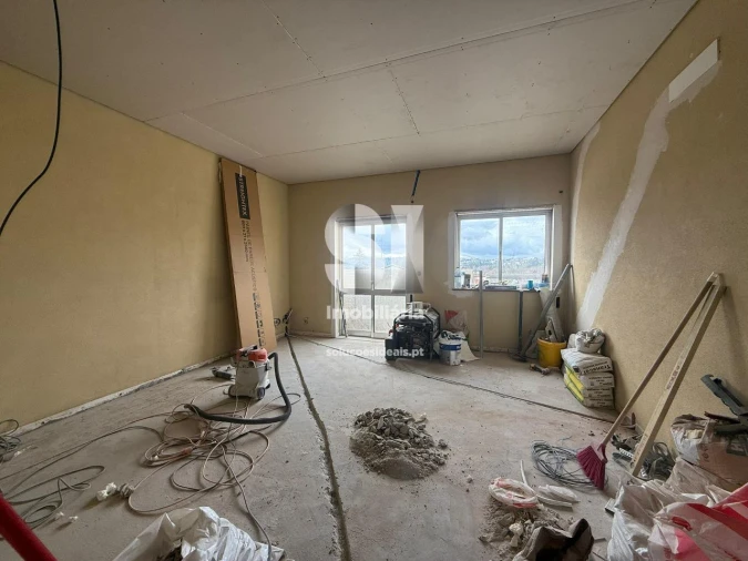 Apartamento T2 para Venda em Abraveses Foto 3