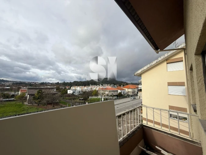 Apartamento T2 para Venda em Abraveses Foto 9