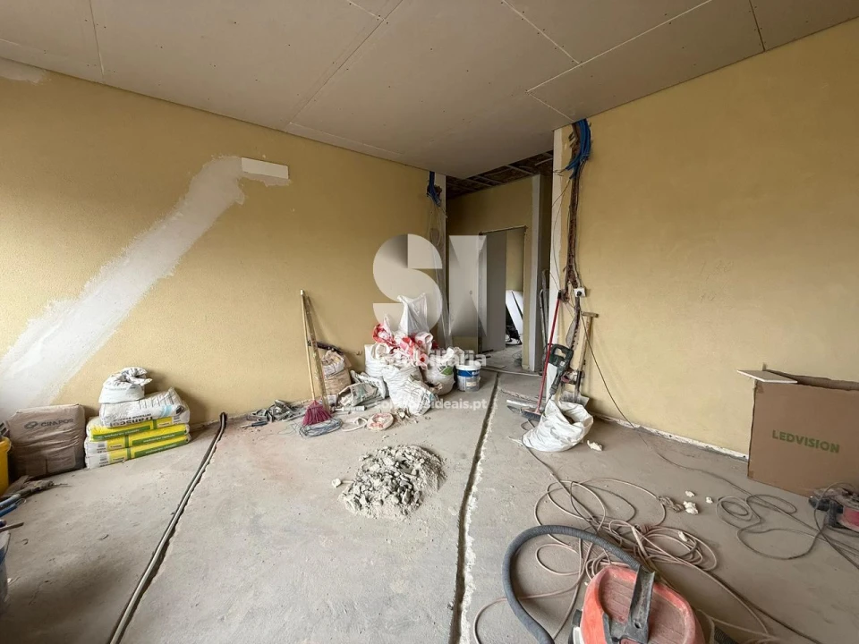 Apartamento T2 para Venda em Abraveses Foto 16