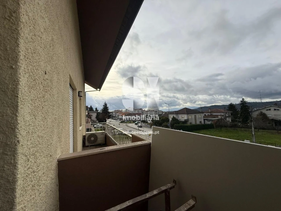 Apartamento T2 para Venda em Abraveses Foto 18