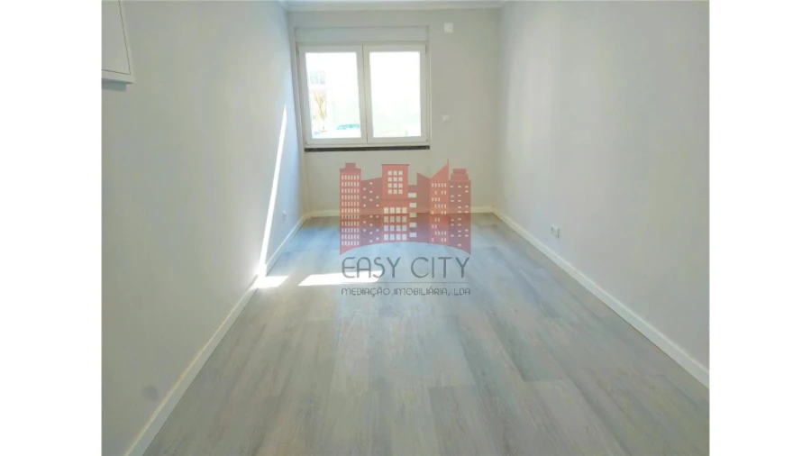 Apartamento T2 para Venda em Benfica Foto 6