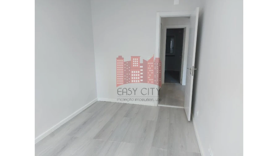 Apartamento T2 para Venda em Benfica Foto 12