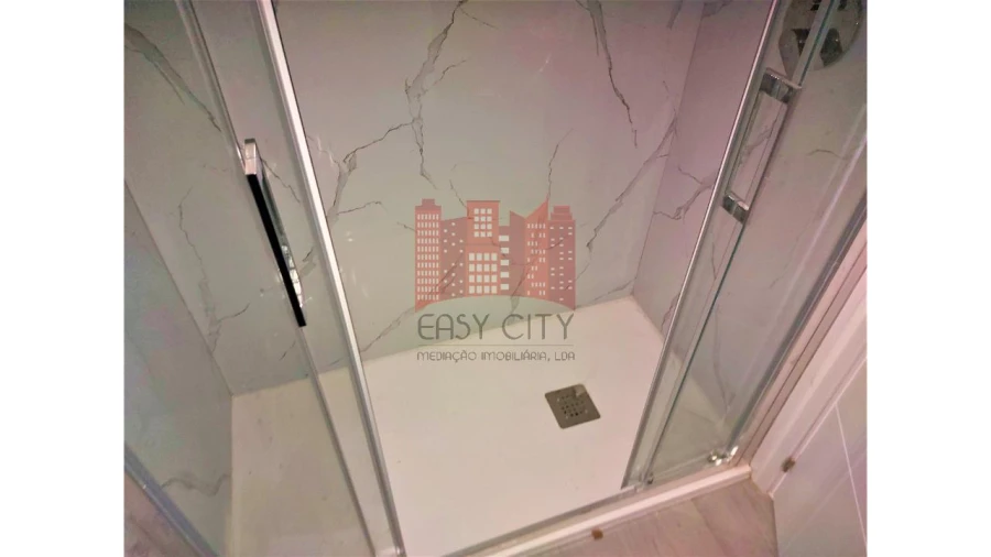 Apartamento T2 para Venda em Benfica Foto 14