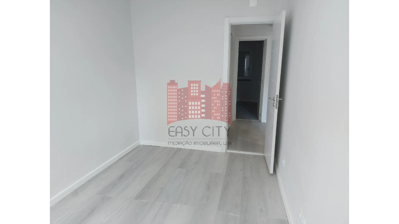 Apartamento T2 para Venda em Benfica Foto 12