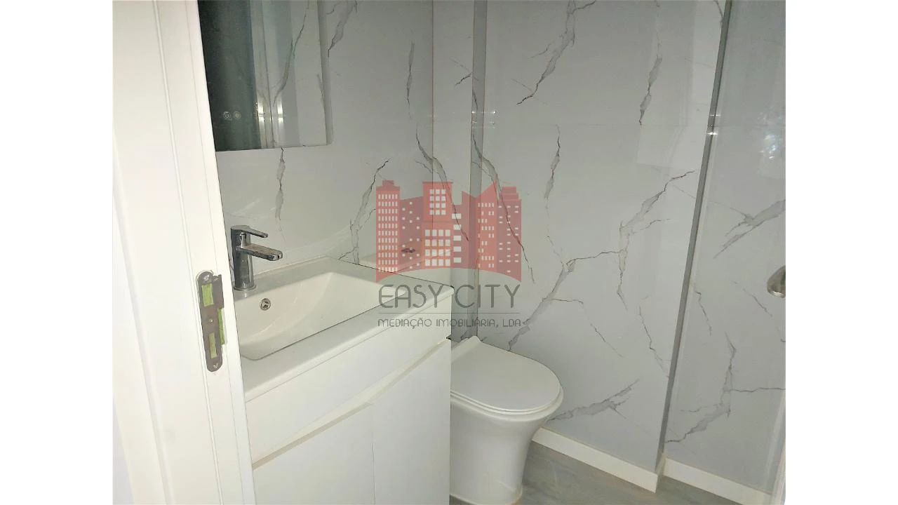 Apartamento T2 para Venda em Benfica Foto 13