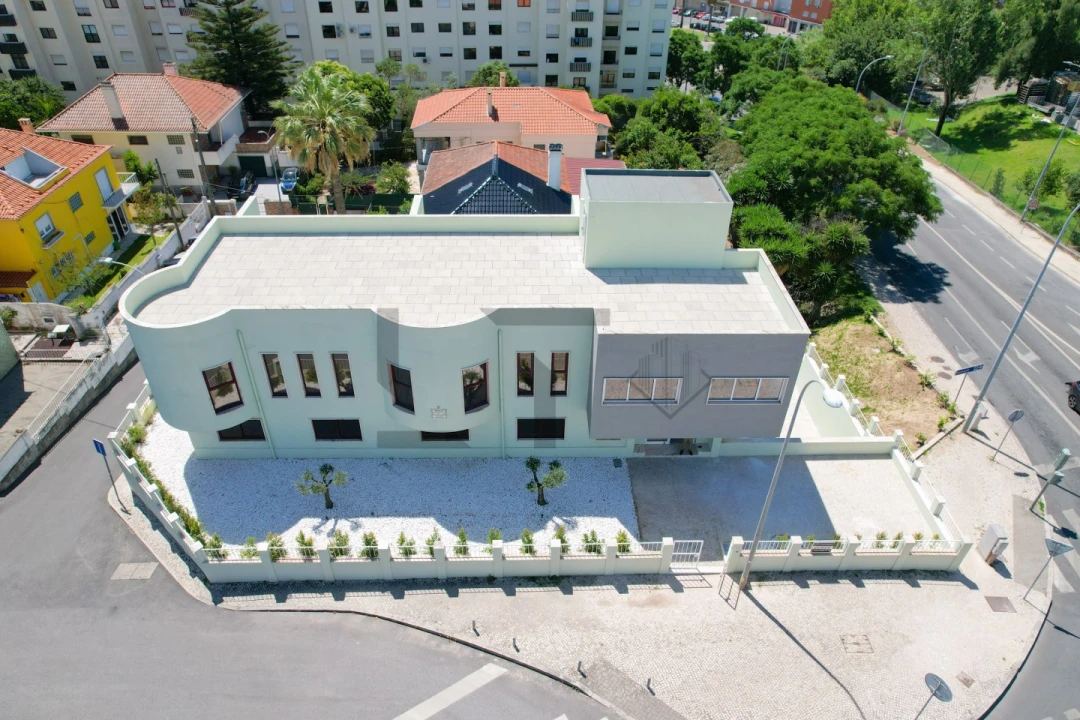 Prédio para Arrendamento em Alfragide Foto 82