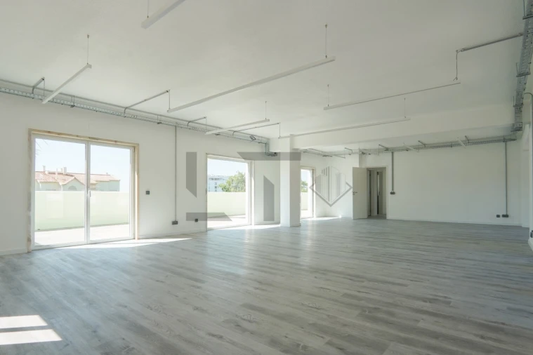 Prédio para Arrendamento em Alfragide Foto 23