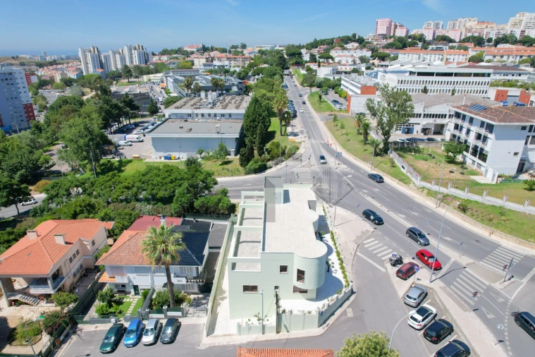 Prédio para Arrendamento em Alfragide Foto 86