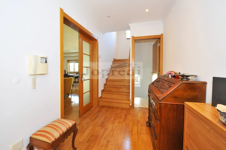 Moradia T4 para Venda em São Domingos de Rana Foto 19