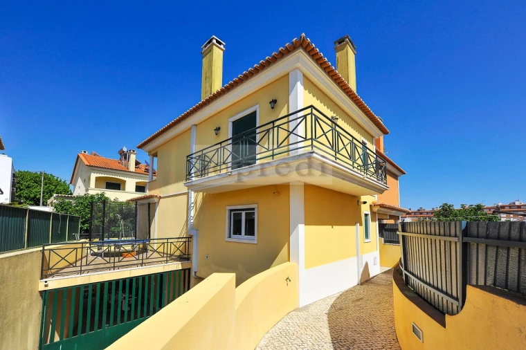 Moradia T4 para Venda em São Domingos de Rana Foto 2