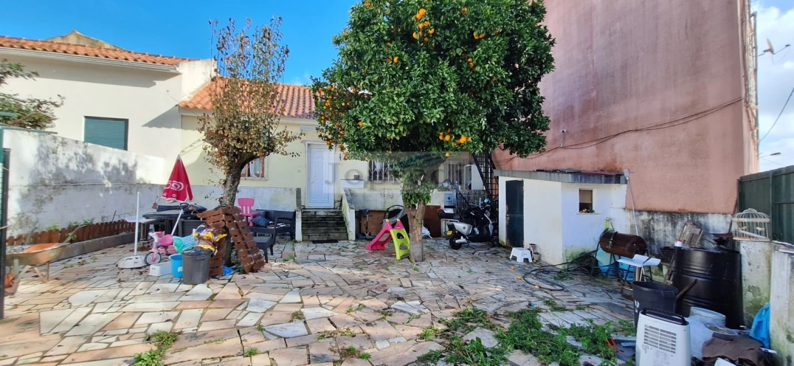 Moradia T2 para Venda em São Domingos de Rana Foto 1