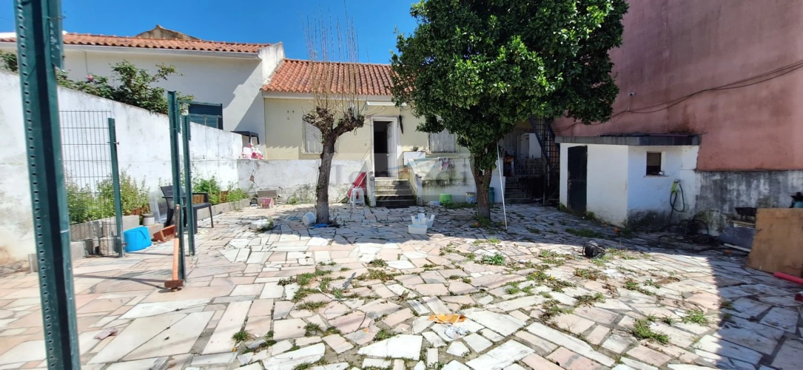 Moradia T2 para Venda em São Domingos de Rana Foto 1