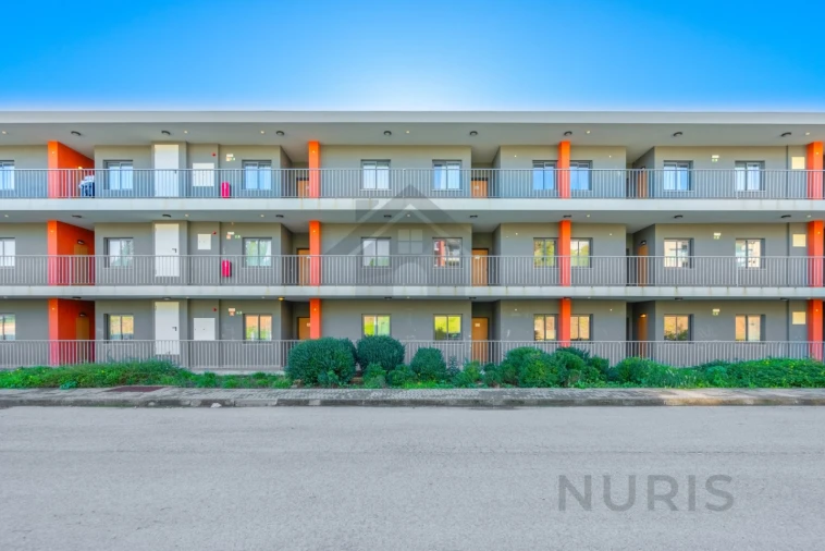 Apartamento T1 para Venda em Mexilhoeira Grande Foto 32