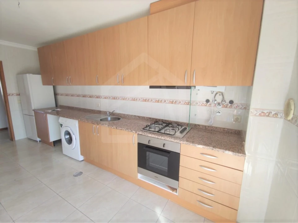 Apartamento T3 para Venda em O. Azeméis, Riba-Ul, Ul, Macinhata Seixa, Madail Foto 1