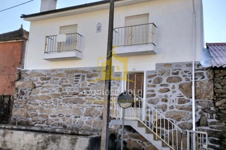 Moradia T2 para Venda em Boticas e Granja