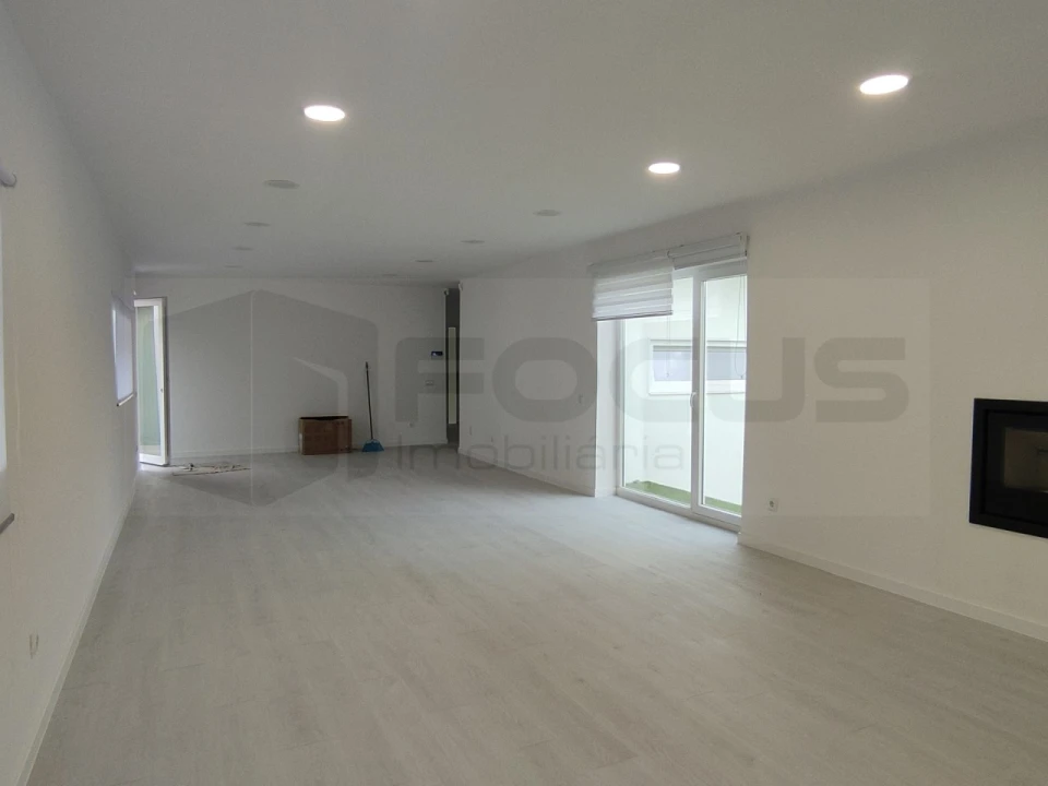 Moradia T4 para Venda em Oliveirinha Foto 10