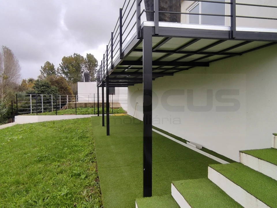 Moradia T4 para Venda em Oliveirinha Foto 4