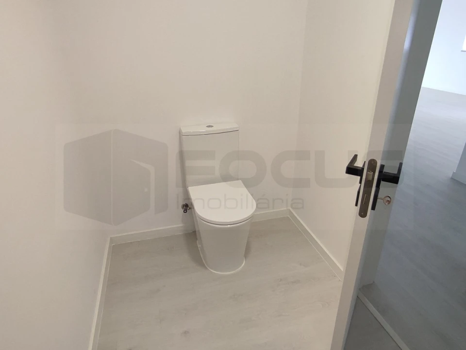 Moradia T4 para Venda em Oliveirinha Foto 12