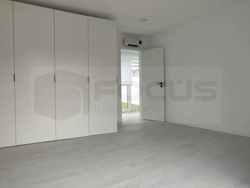 Moradia T4 para Venda em Oliveirinha Foto 17