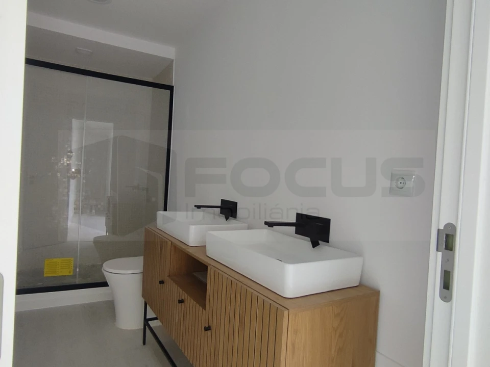 Moradia T4 para Venda em Oliveirinha Foto 20