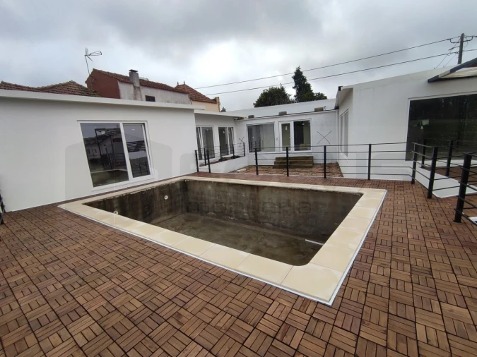 Moradia T4 para Venda em Oliveirinha Foto 4