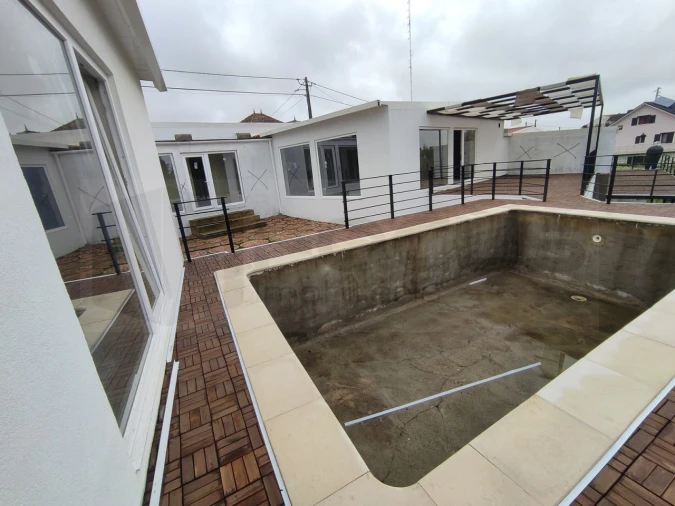 Moradia T4 para Venda em Oliveirinha Foto 6