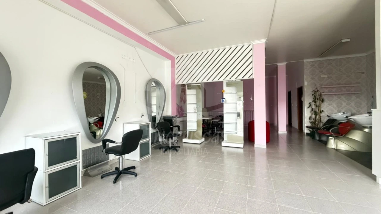 Loja para Venda em Santa Iria de Azoia, São João da Talha e Bobadela Foto 8