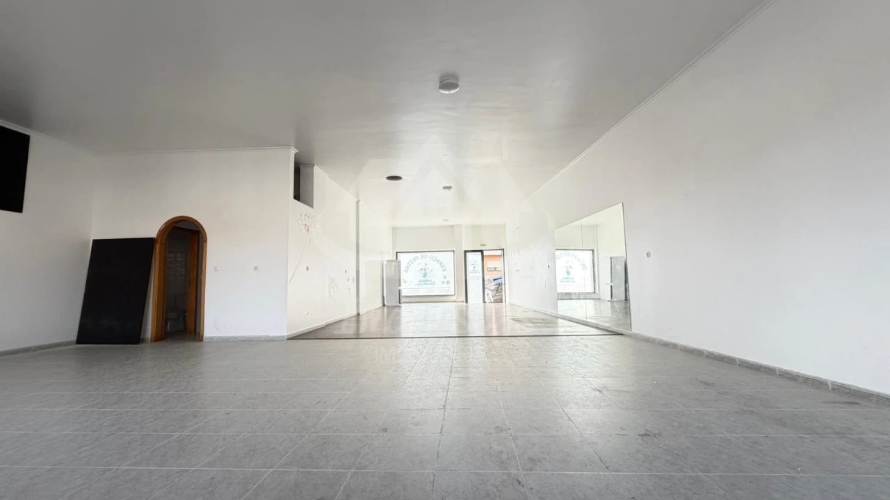 Loja para Arrendamento em Póvoa de Santa Iria e Forte da Casa Foto 8