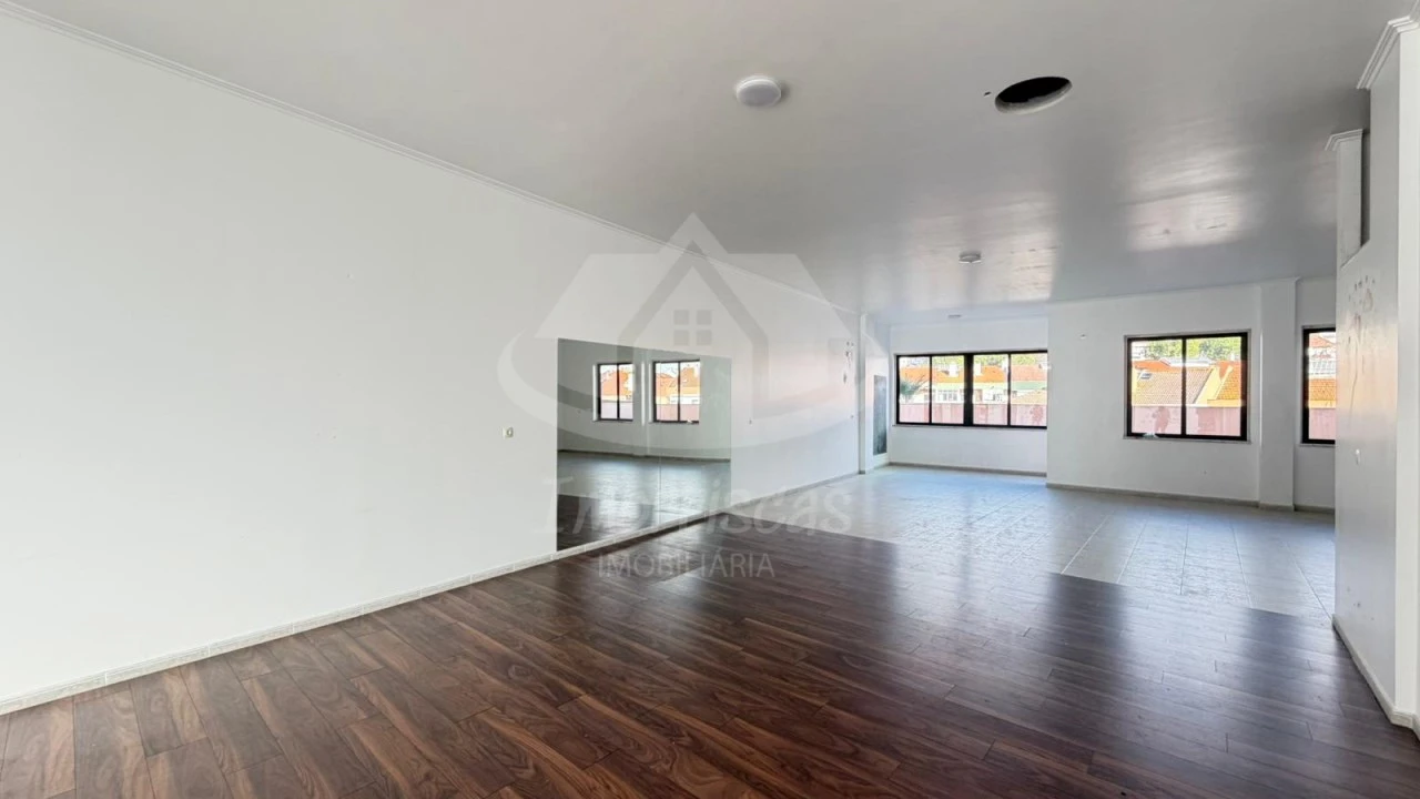 Loja para Arrendamento em Póvoa de Santa Iria e Forte da Casa Foto 11