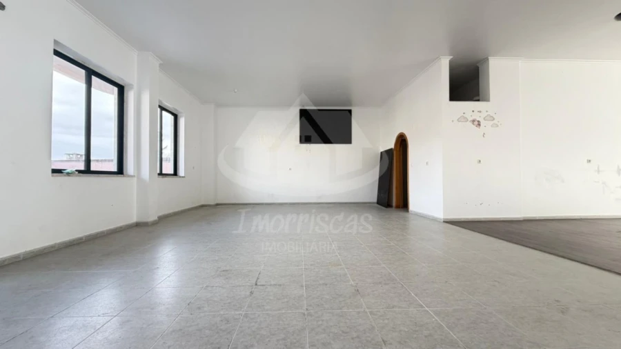 Loja para Arrendamento em Póvoa de Santa Iria e Forte da Casa Foto 9