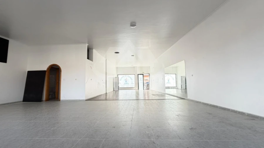 Loja para Arrendamento em Póvoa de Santa Iria e Forte da Casa Foto 8
