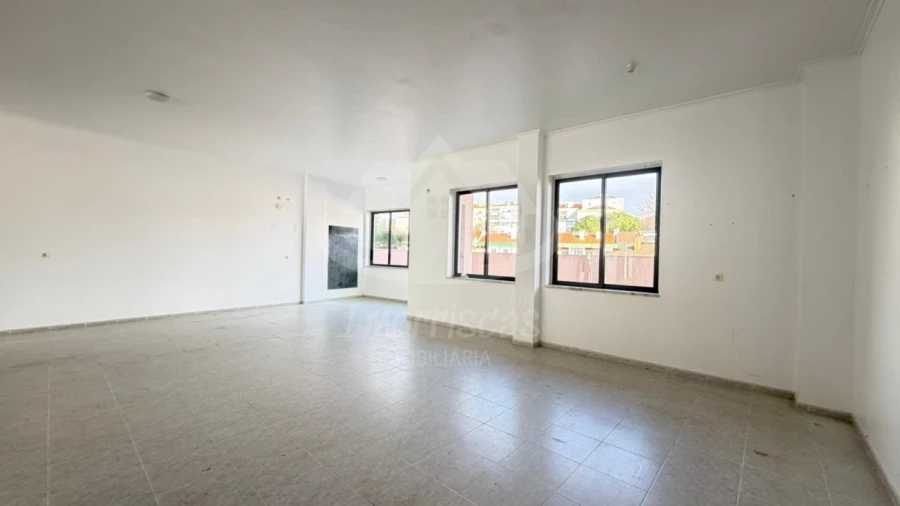 Loja para Arrendamento em Póvoa de Santa Iria e Forte da Casa Foto 10