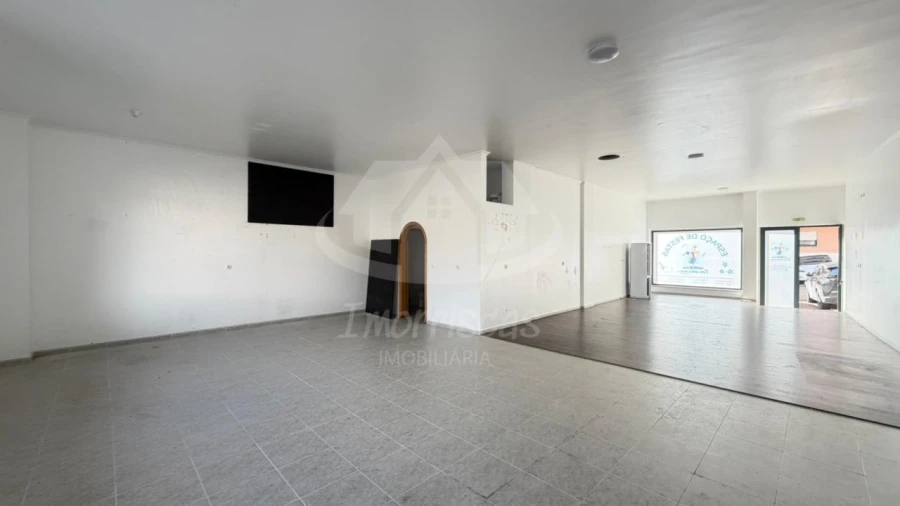 Loja para Arrendamento em Póvoa de Santa Iria e Forte da Casa Foto 7