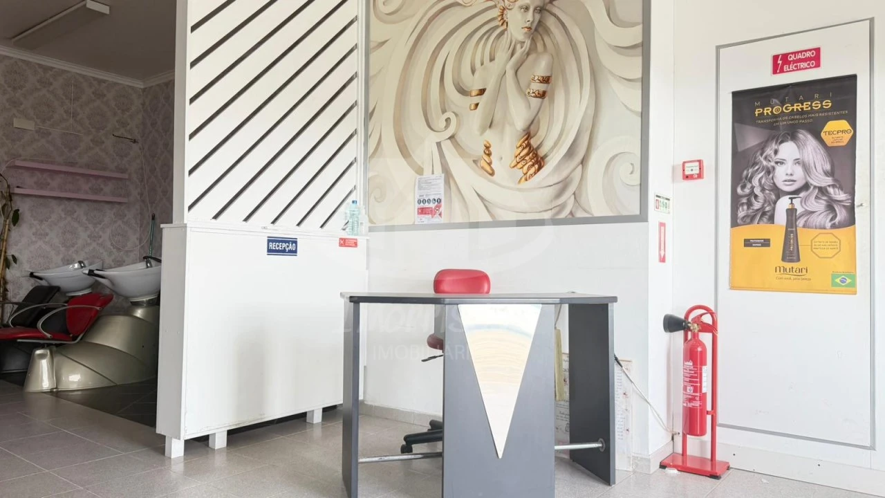 Loja para Arrendamento em Santa Iria de Azoia, São João da Talha e Bobadela Foto 3