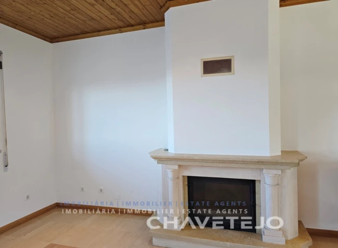 Moradia T3 para Venda em Martinchel Foto 9