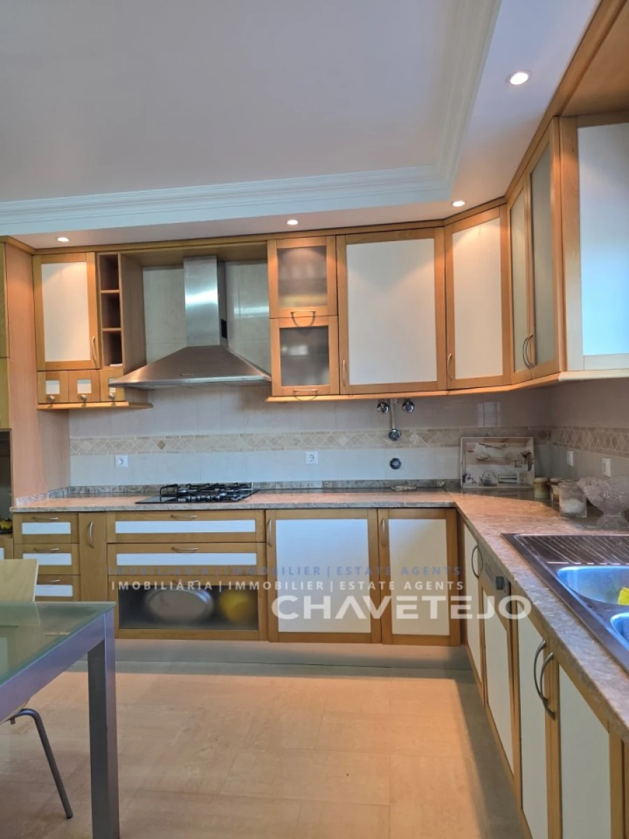 Moradia T3 para Venda em Martinchel Foto 16