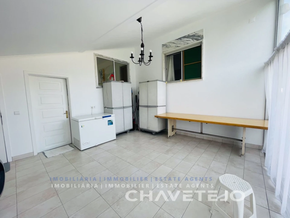 Moradia T4 para Venda em Pussos São Pedro Foto 26