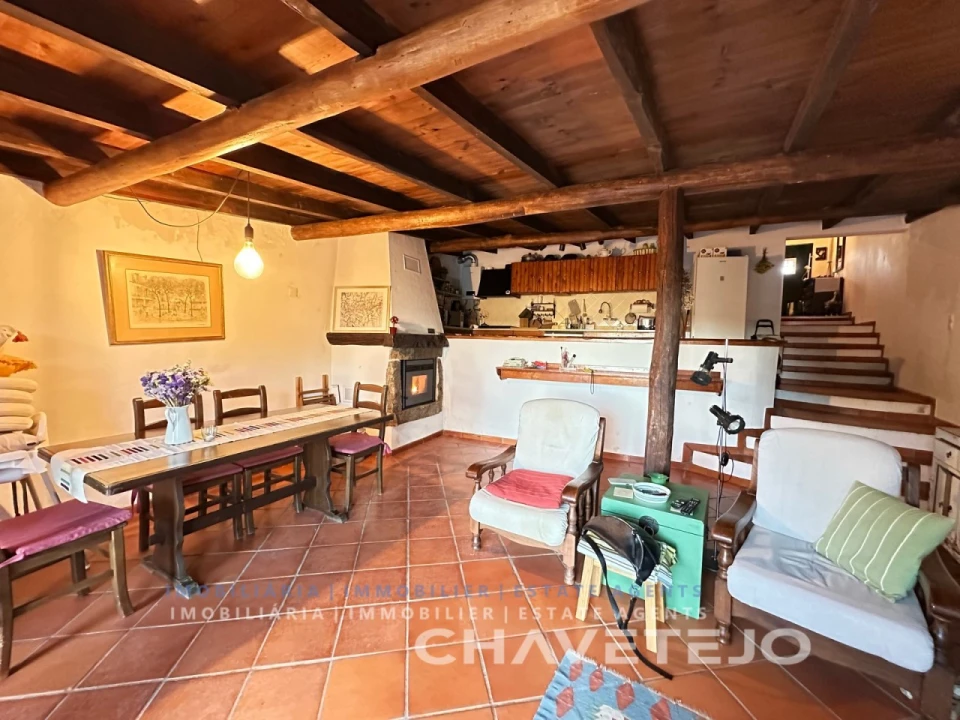 Moradia T2 para Venda em Serra e Junceira Foto 8