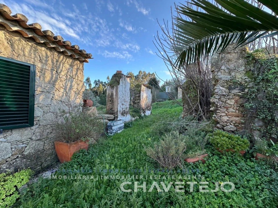 Moradia T2 para Venda em Serra e Junceira Foto 28