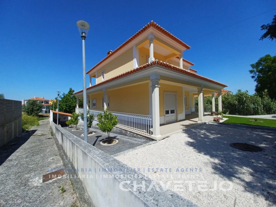 Moradia T4 para Venda em São João Baptista e Santa Maria dos Olivais Foto 4