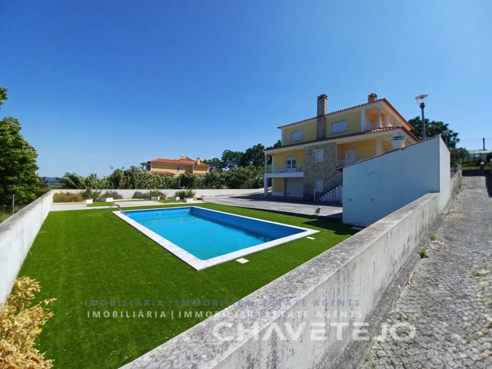 Moradia T4 para Venda em São João Baptista e Santa Maria dos Olivais Foto 3