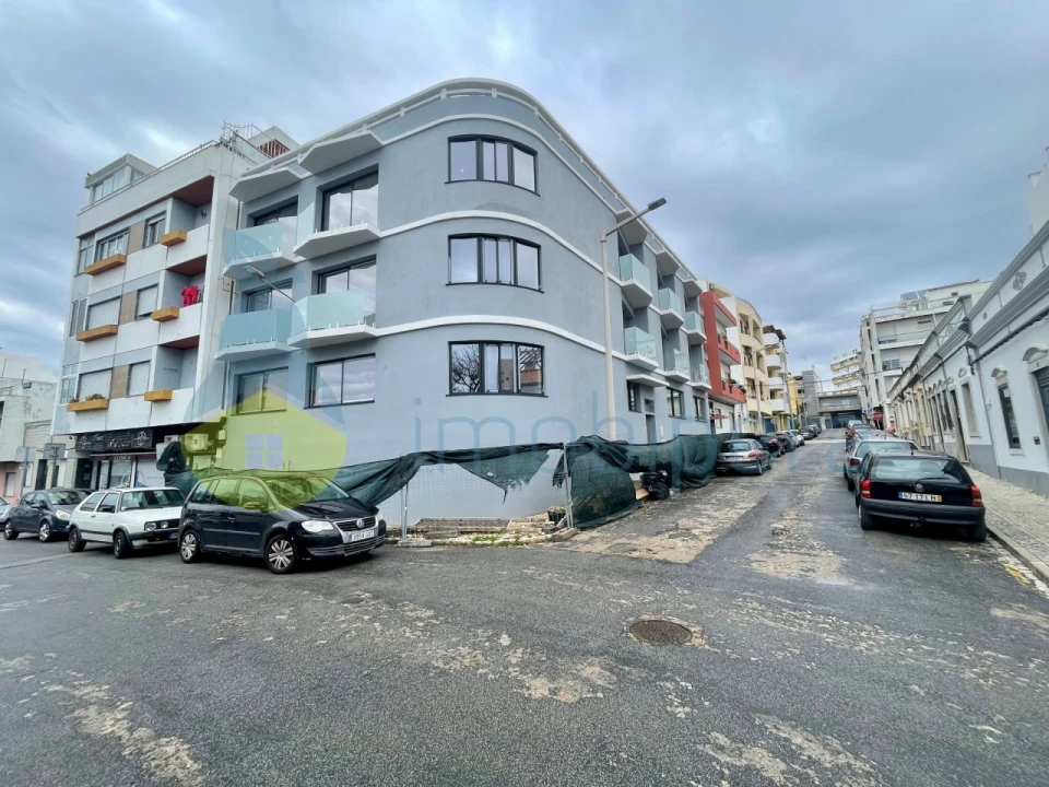 Prédio para Venda em Faro (Sé e São Pedro) Foto 9